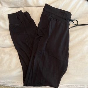 Lululemon ready to rulu joggers Sz 6